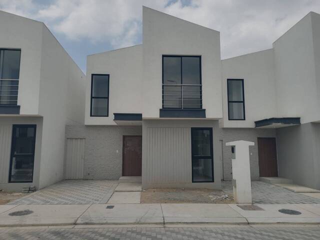 #2815 - Casa para Venta en Guayaquil - G - 1